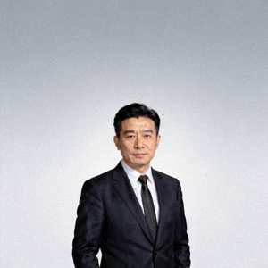 爱游戏体育CEO张明远先生正式肖像 - 身着商务正装的专业形象